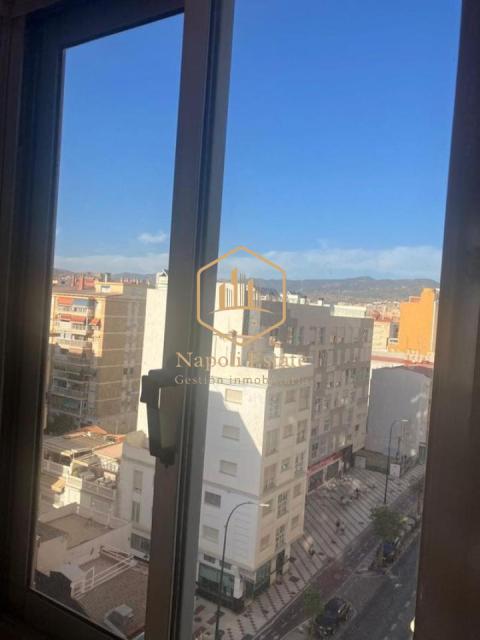 Napoli Estate presenta - Piso alto con balcón a metros del mar | Huelin - Málaga Capital