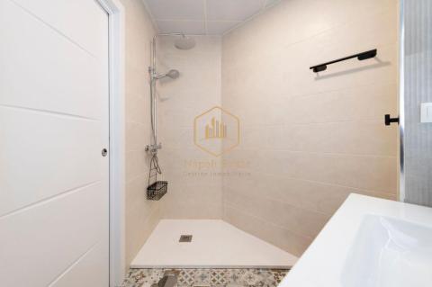 OPORTUNIDAD Piso Bajo en calle Carlinda s/n