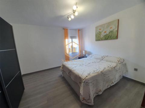 Amplia vivienda con vistas despejadas y excelente ubicación