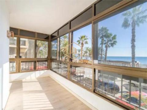 Napoli Estate presenta - Vivienda en primera línea de playa en La Malagueta