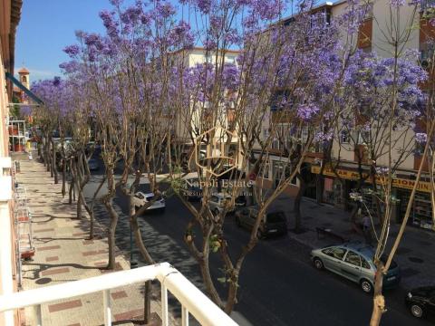 NAPOLI ESTATE presenta esta excelente oportunidad en una de las zonas más consolidadas y demandadas de Málaga.