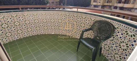 NAPOLI ESTATE presenta en alquiler de larga temporada este amplio y luminoso piso en la zona de Carranque - Haza Cuevas.