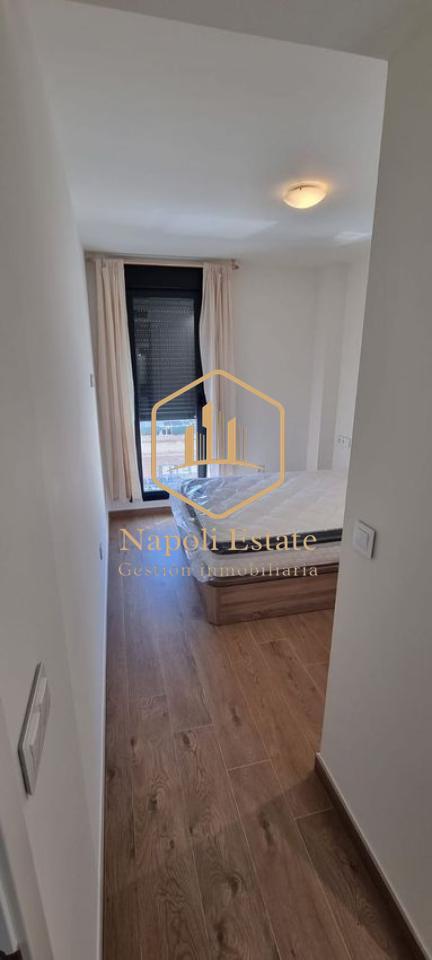 NAPOLI ESTATE presenta piso de obra reciente con garaje y trastero en Ortega y Gasset