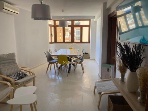 Napoli Estate presenta este magnífico piso totalmente reformado junto al Metro Puerta Blanca