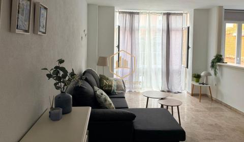 Napoli Estate presenta esta excelente vivienda en alquiler de larga temporada
