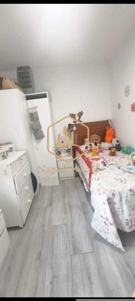 Piso luminoso de 3 dormitorios en Barriada Victoria Eugenia, Málaga